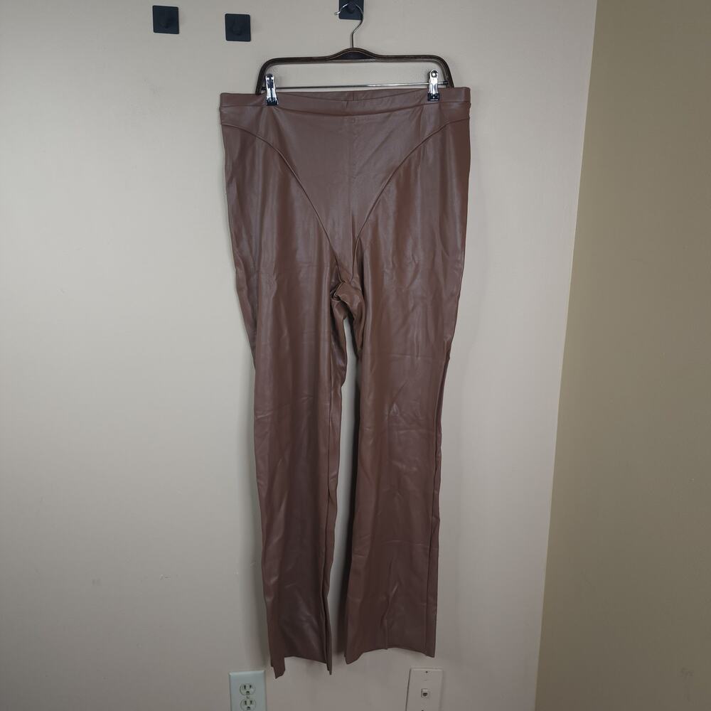 SKIMS FAUX LEATHER SEAMED BOOT CUT PANT IN JASPER SIZE 4X